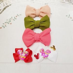 Minnie and Plain Kid's Bows. 5 pieces. New